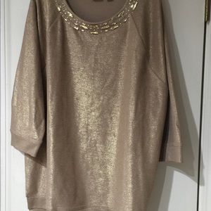 Women’ shimmering Jeweled top
